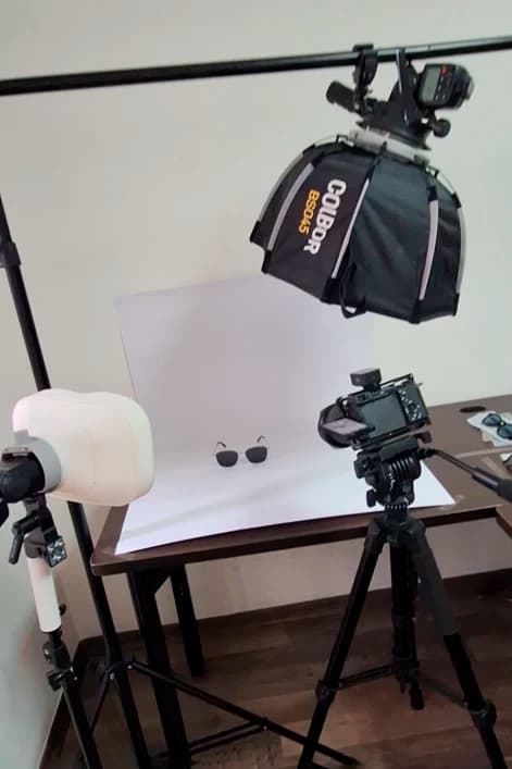 Set de fotografía de producto con iluminación de estudio